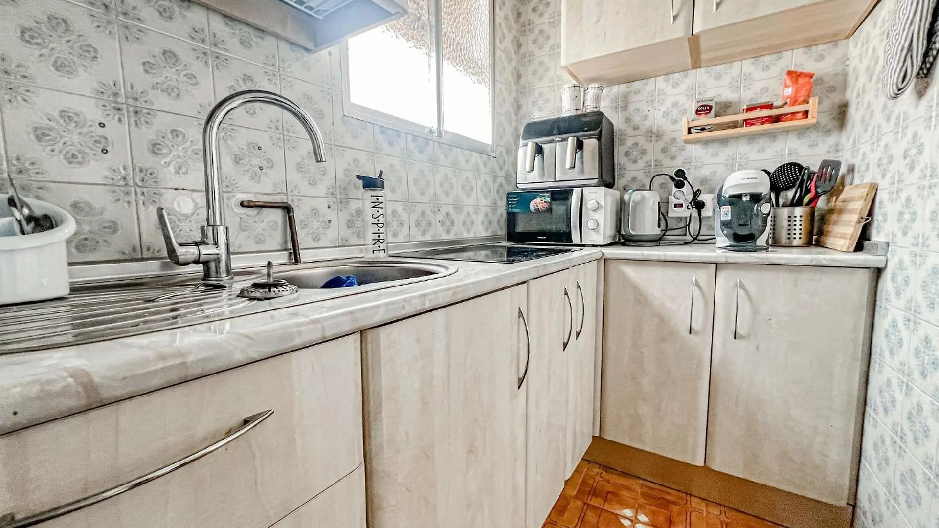 Charming Summer Rental In The Heart Of 内尔哈 公寓